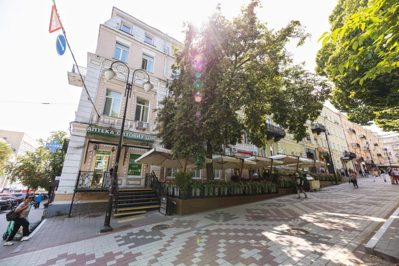 Guest House "Golden Gate 911 " Kiev Eksteriør billede